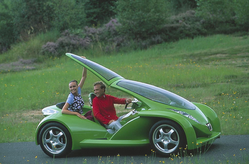 Peugeot Wroomster 2000 001.jpg